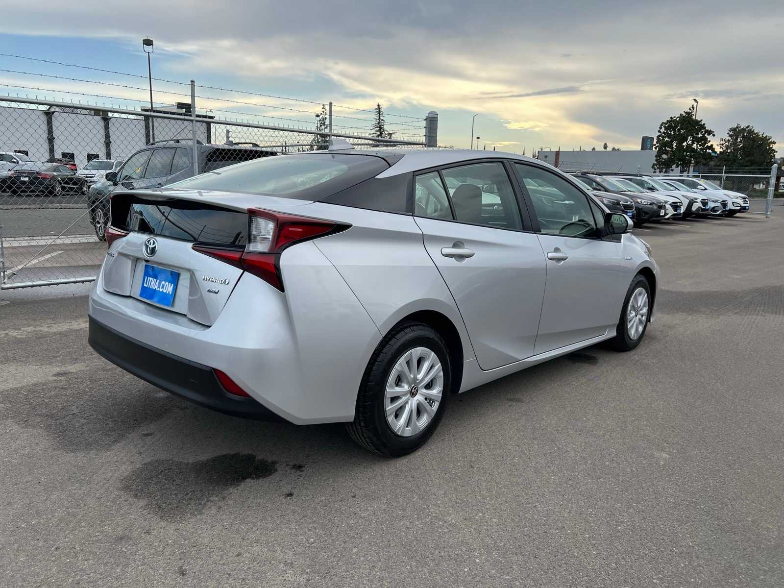 Thumbnail: 2020 Toyota Prius - 9