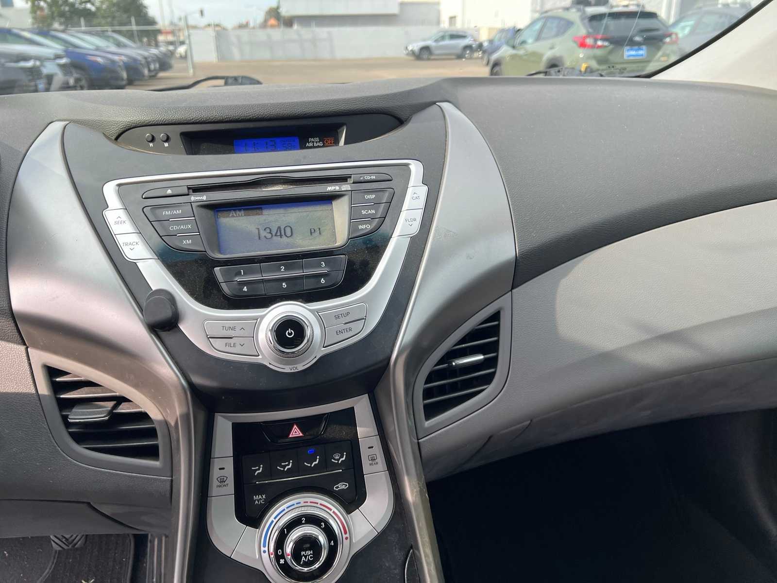 Thumbnail: 2012 Hyundai Elantra - 30