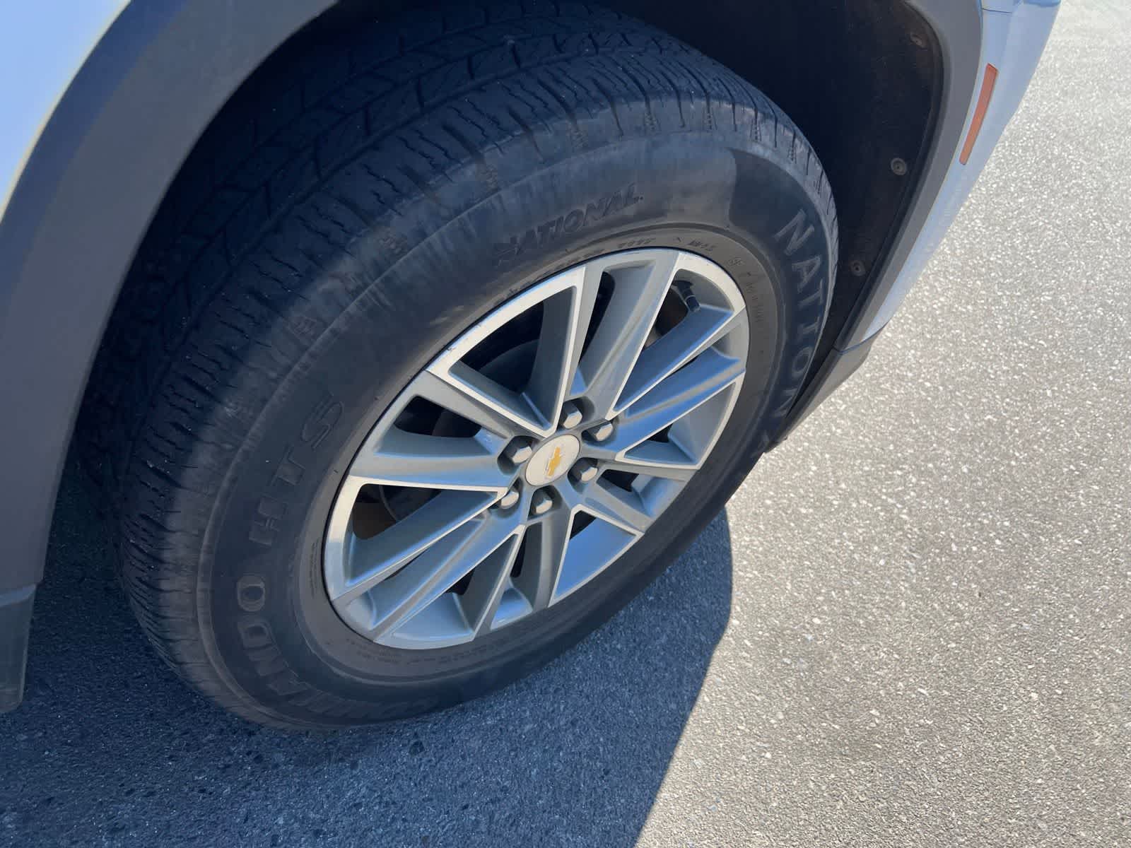 Thumbnail: 2023 Chevrolet Traverse - 25