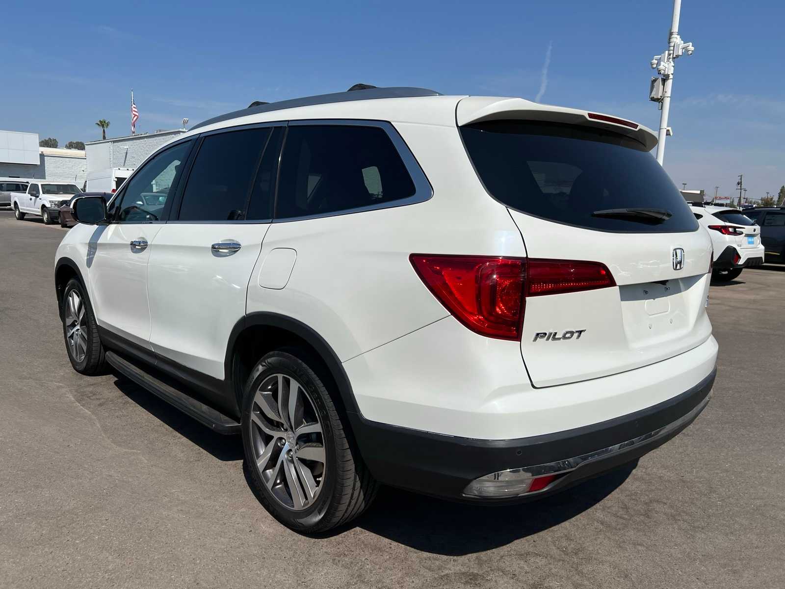 Thumbnail: 2018 Honda Pilot - 3