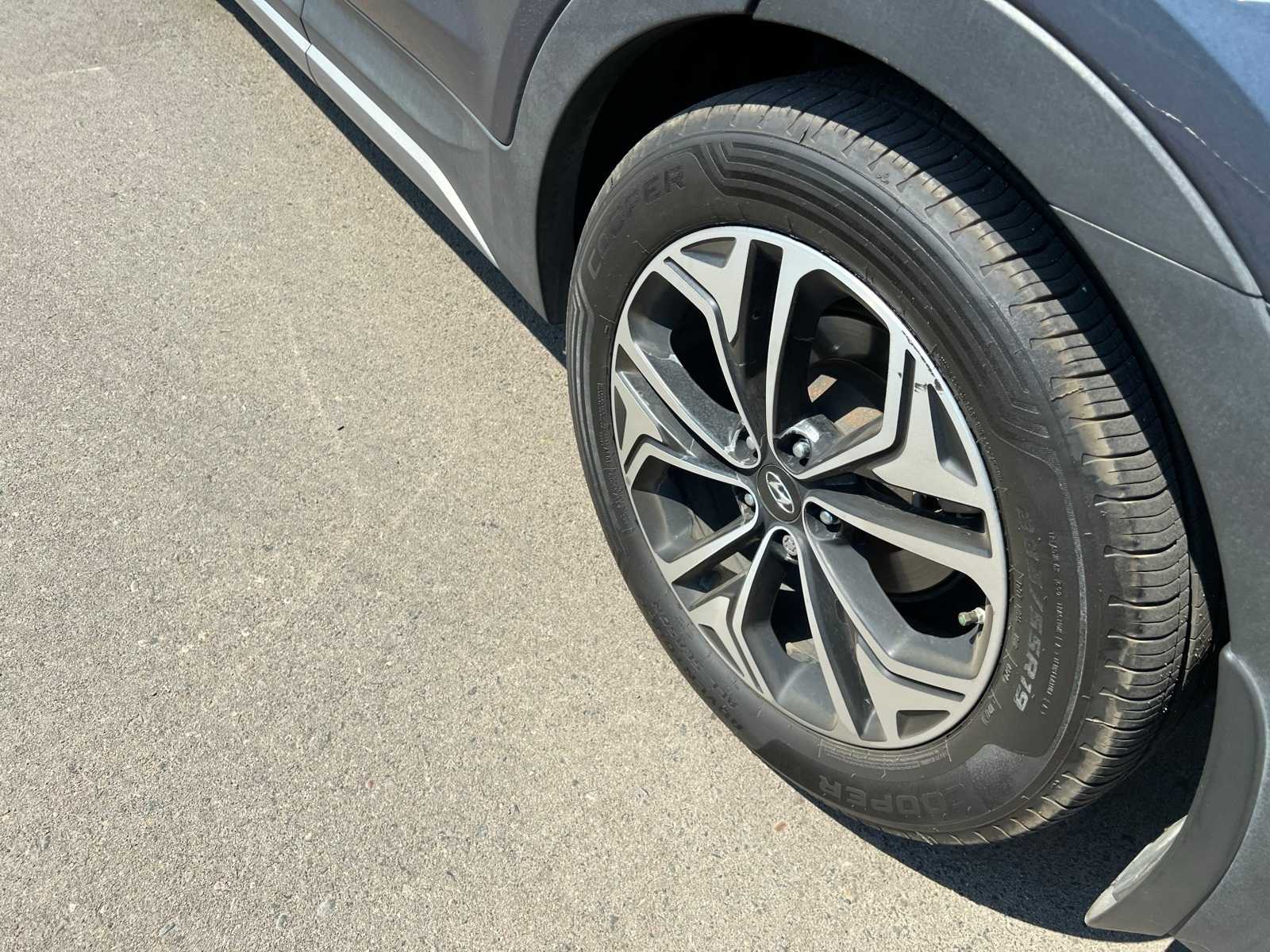 Thumbnail: 2017 Hyundai Santa Fe - 17