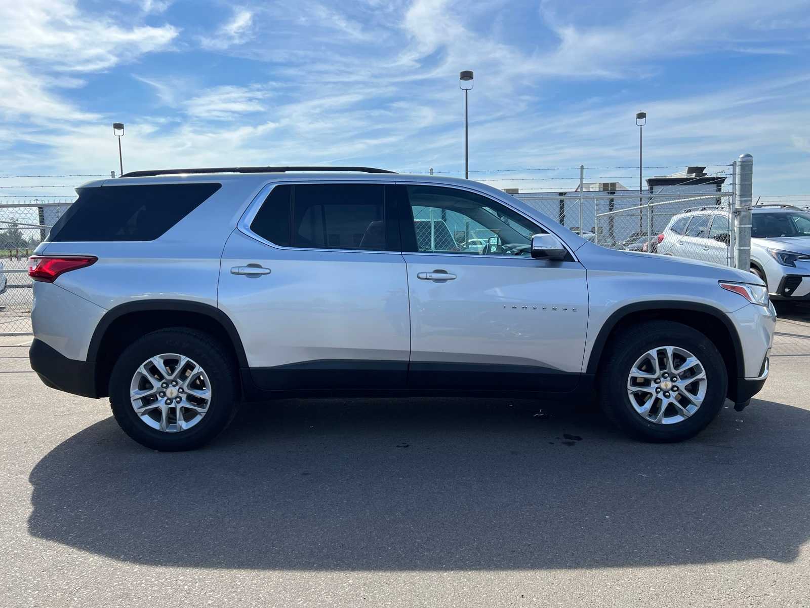 Thumbnail: 2021 Chevrolet Traverse - 9