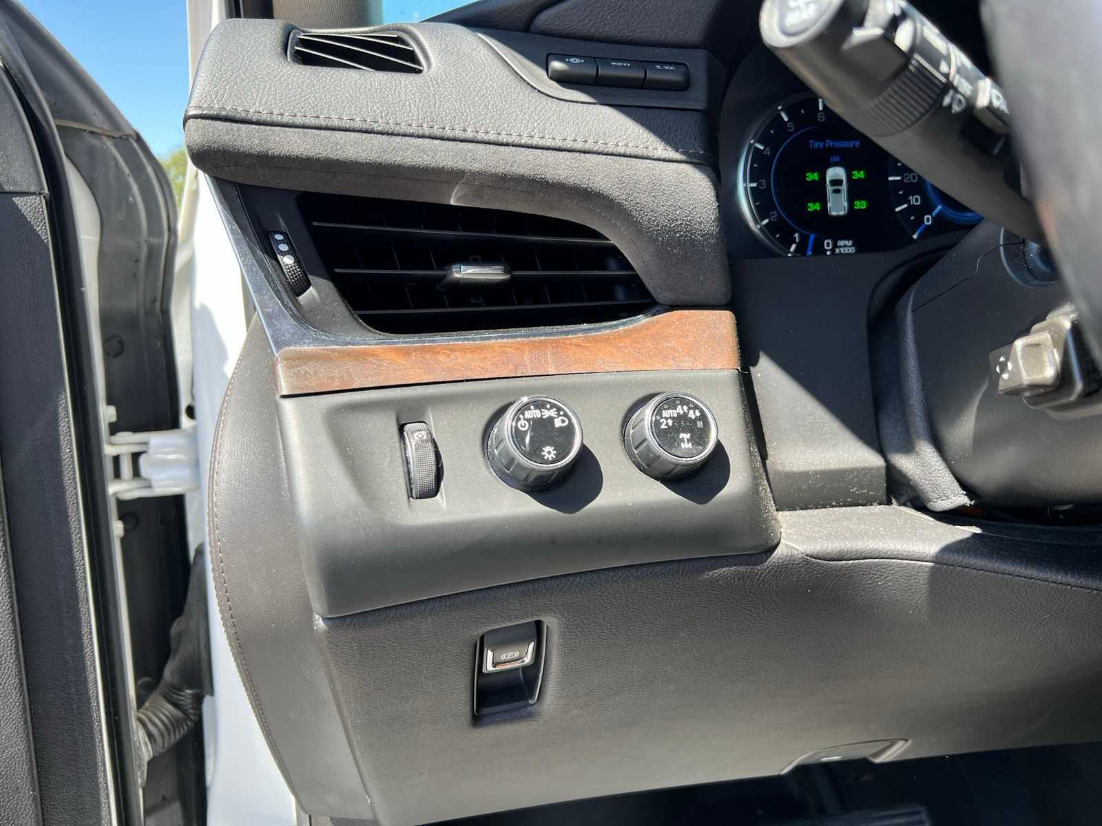 Thumbnail: 2018 Cadillac Escalade - 28