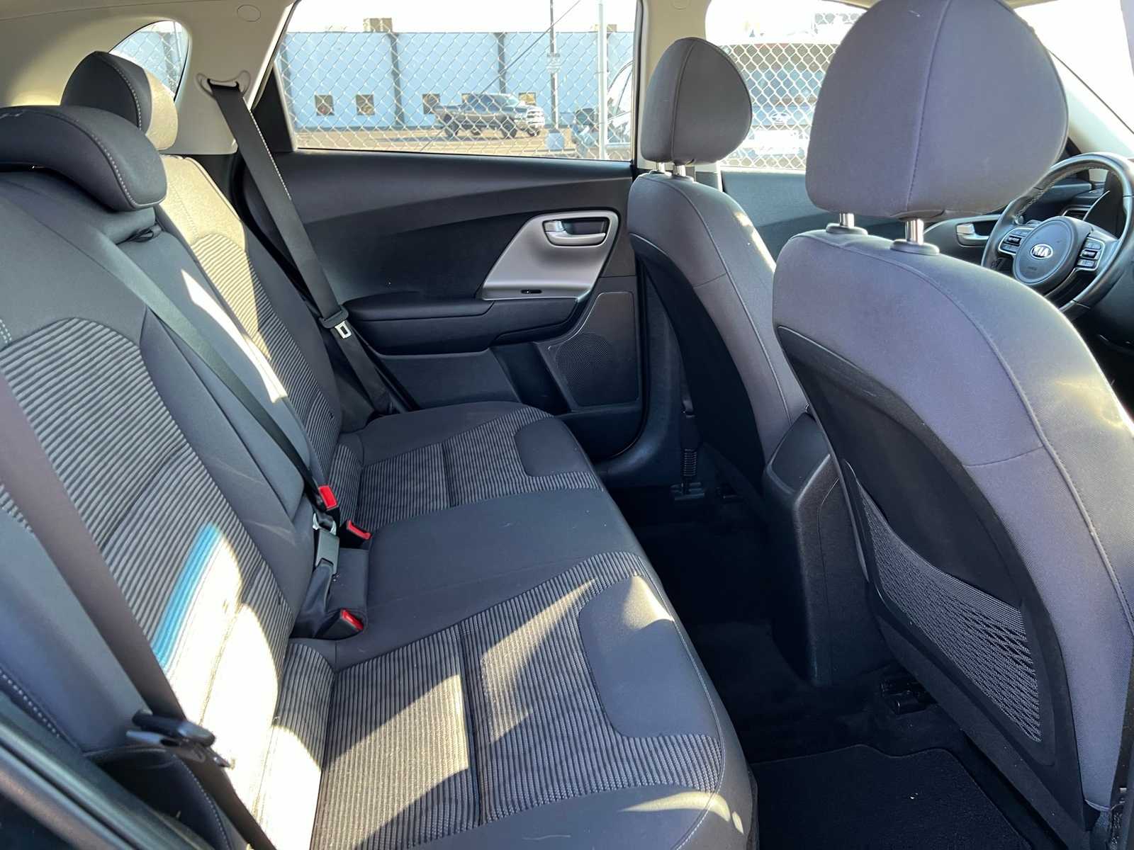 Thumbnail: 2018 Kia Niro - 23