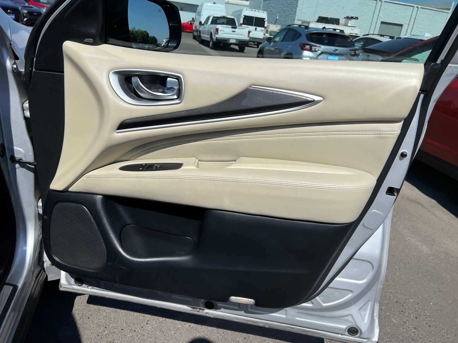 2019 INFINITI QX60 Pure 28
