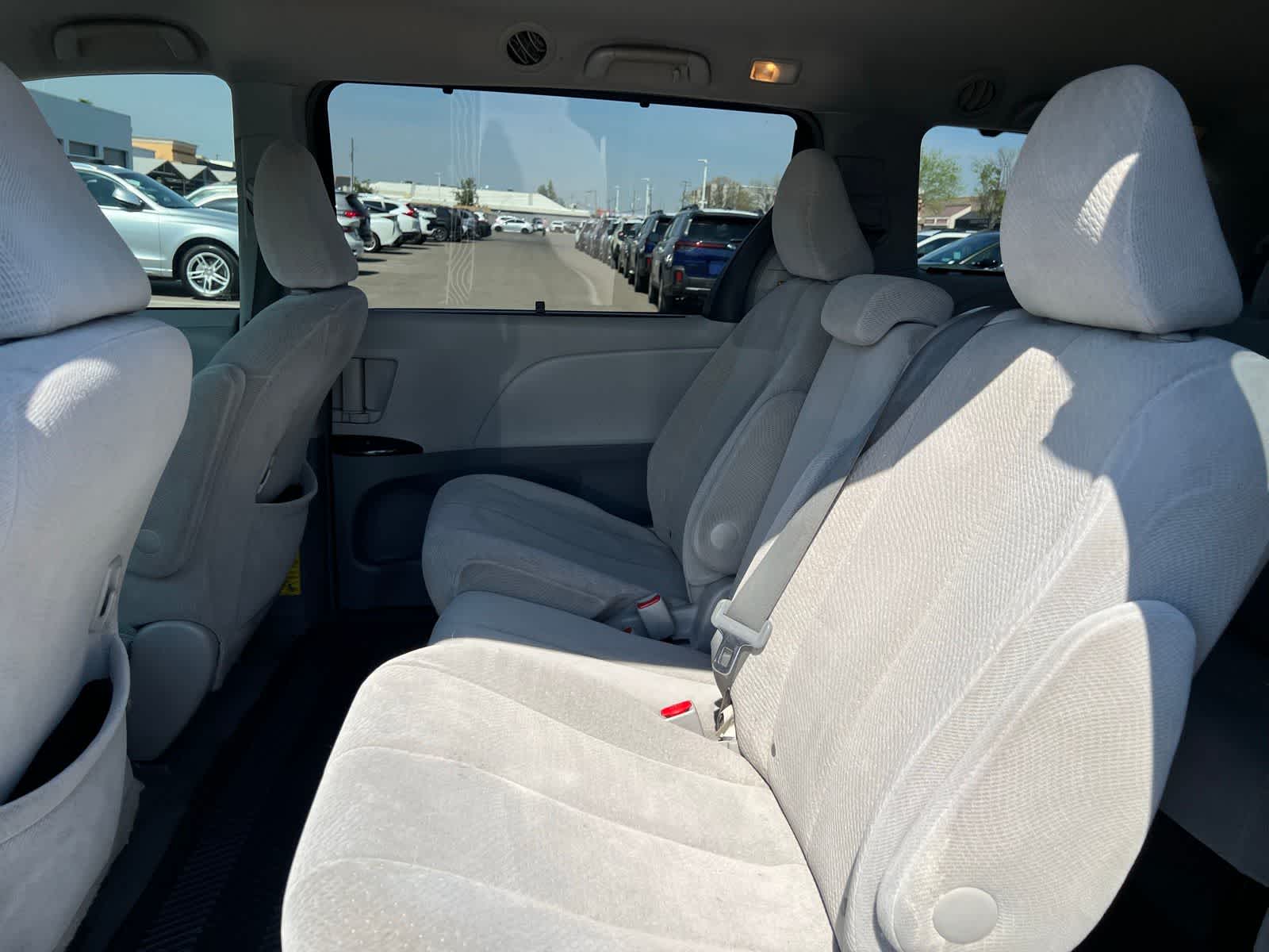 Thumbnail: 2014 Toyota Sienna - 17