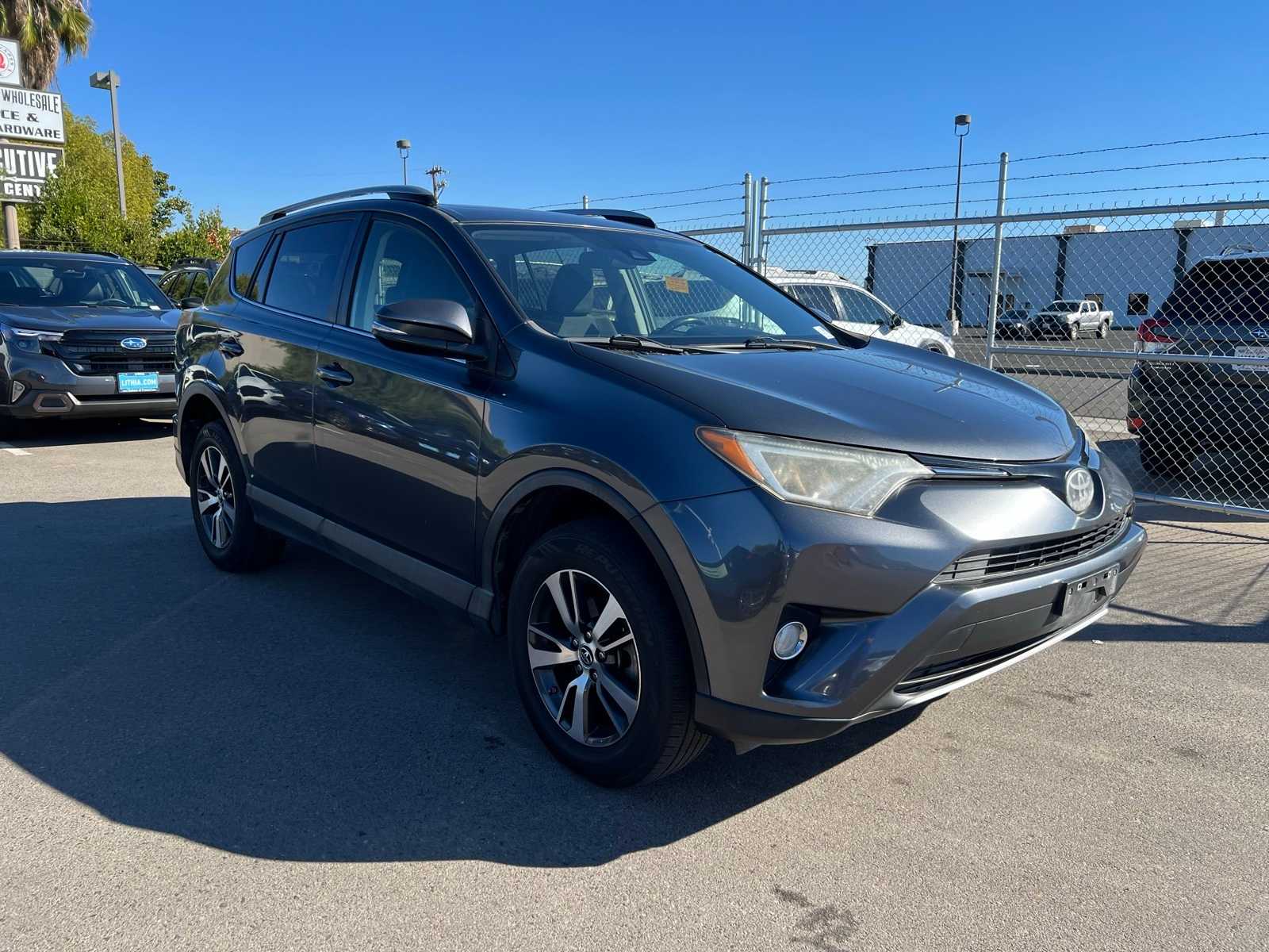 Thumbnail: 2018 Toyota RAV4 - 11