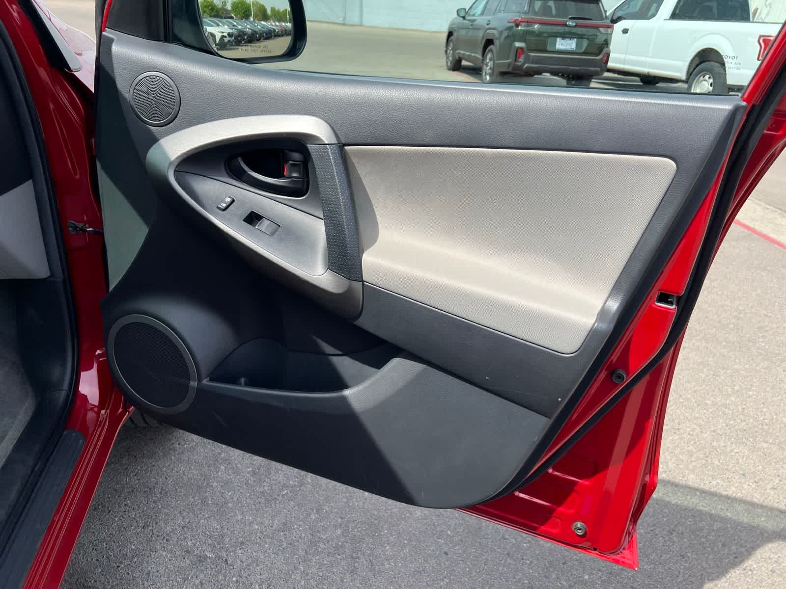 Thumbnail: 2010 Toyota RAV4 - 28