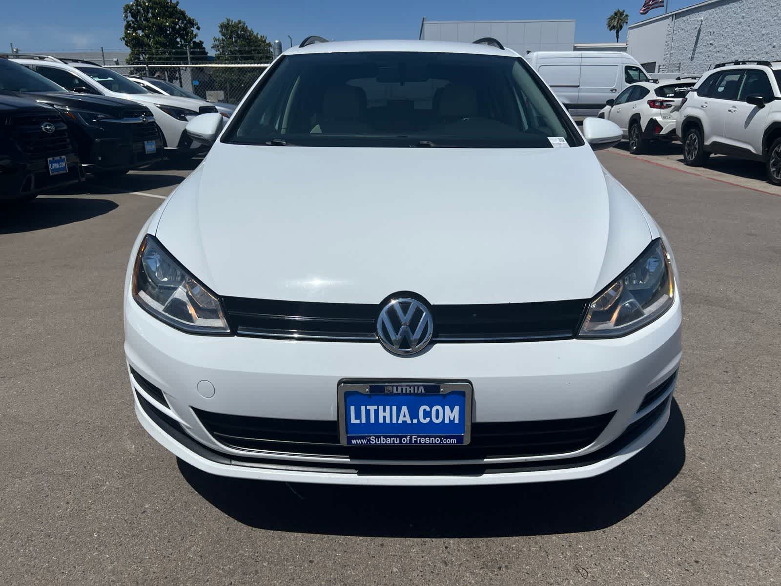 Thumbnail: 2015 Volkswagen Golf - 11
