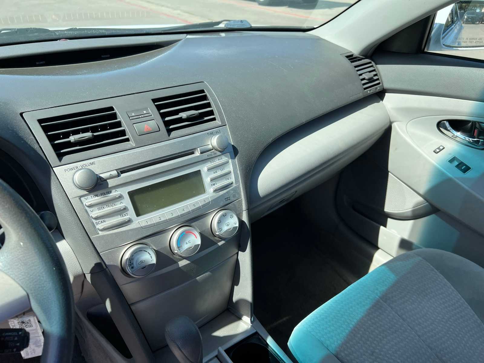 Thumbnail: 2011 Toyota Camry - 31