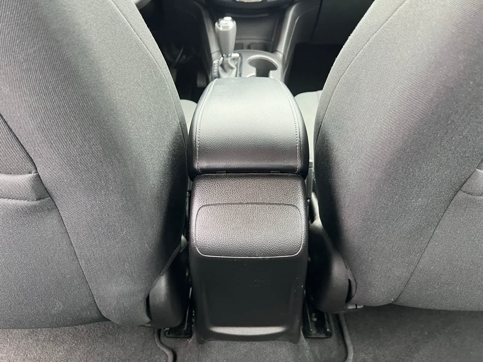 Thumbnail: 2016 Chevrolet Cruze - 32