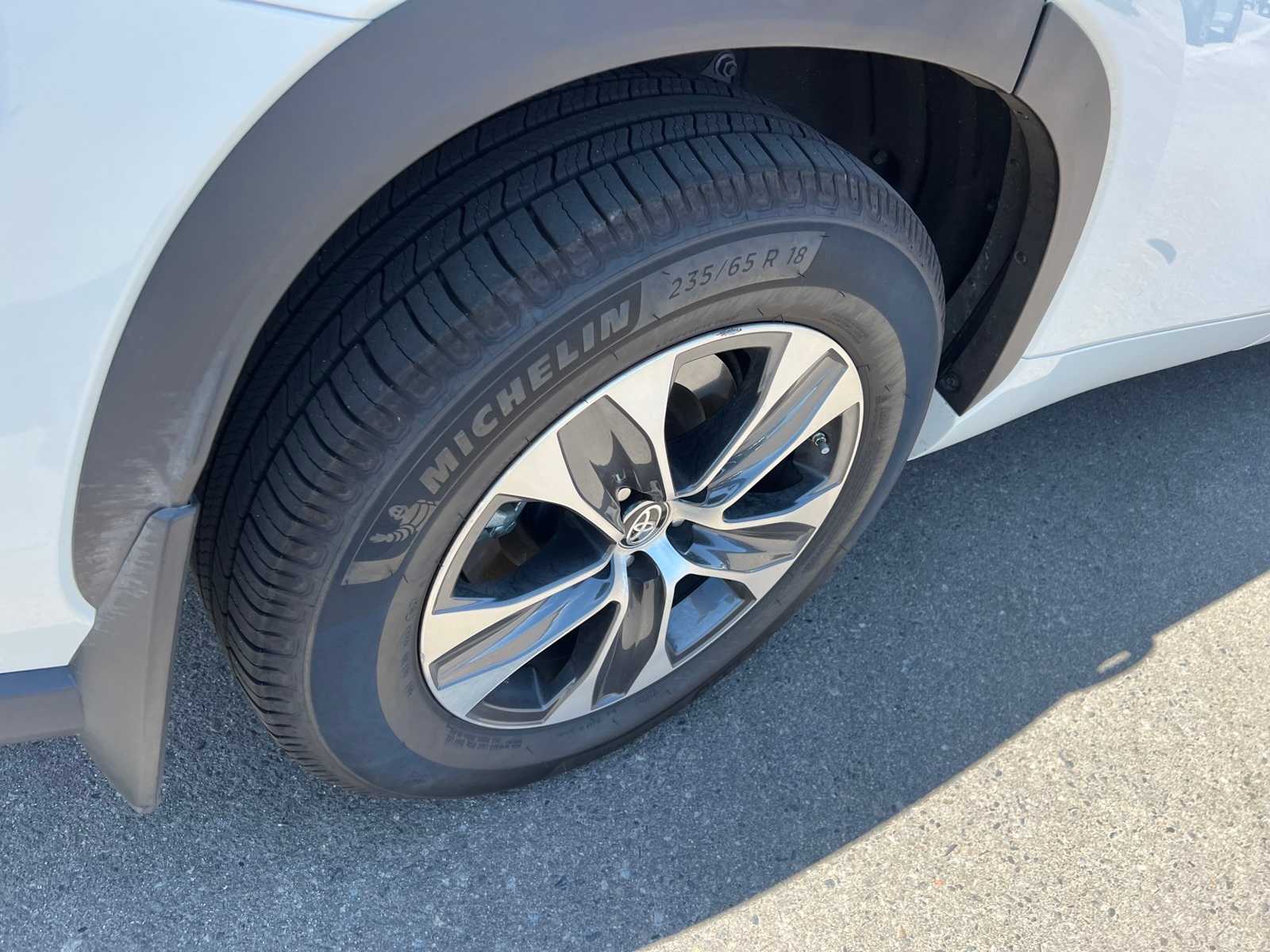 Thumbnail: 2021 Toyota Highlander - 21