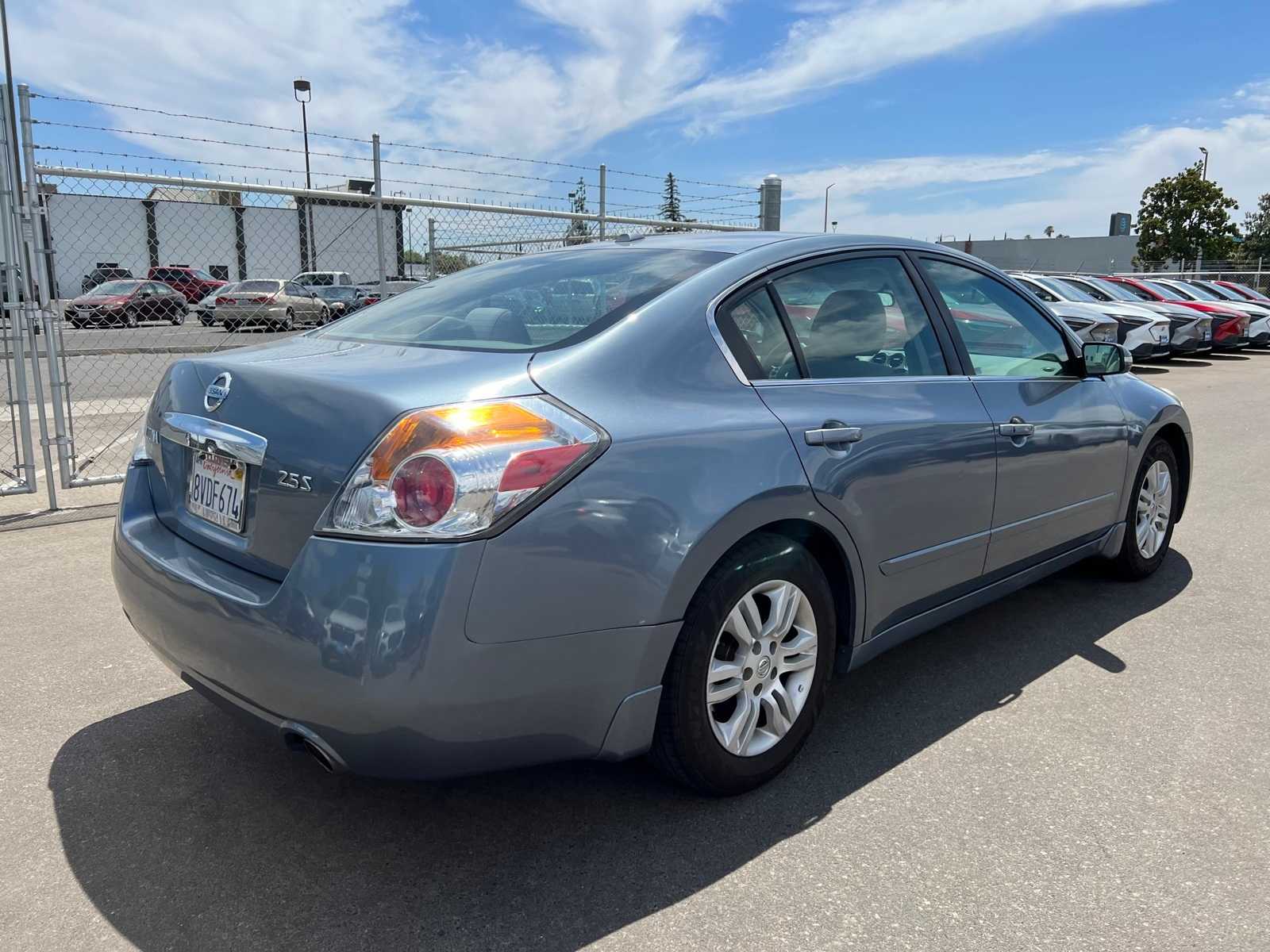 Thumbnail: 2012 Nissan Altima - 9
