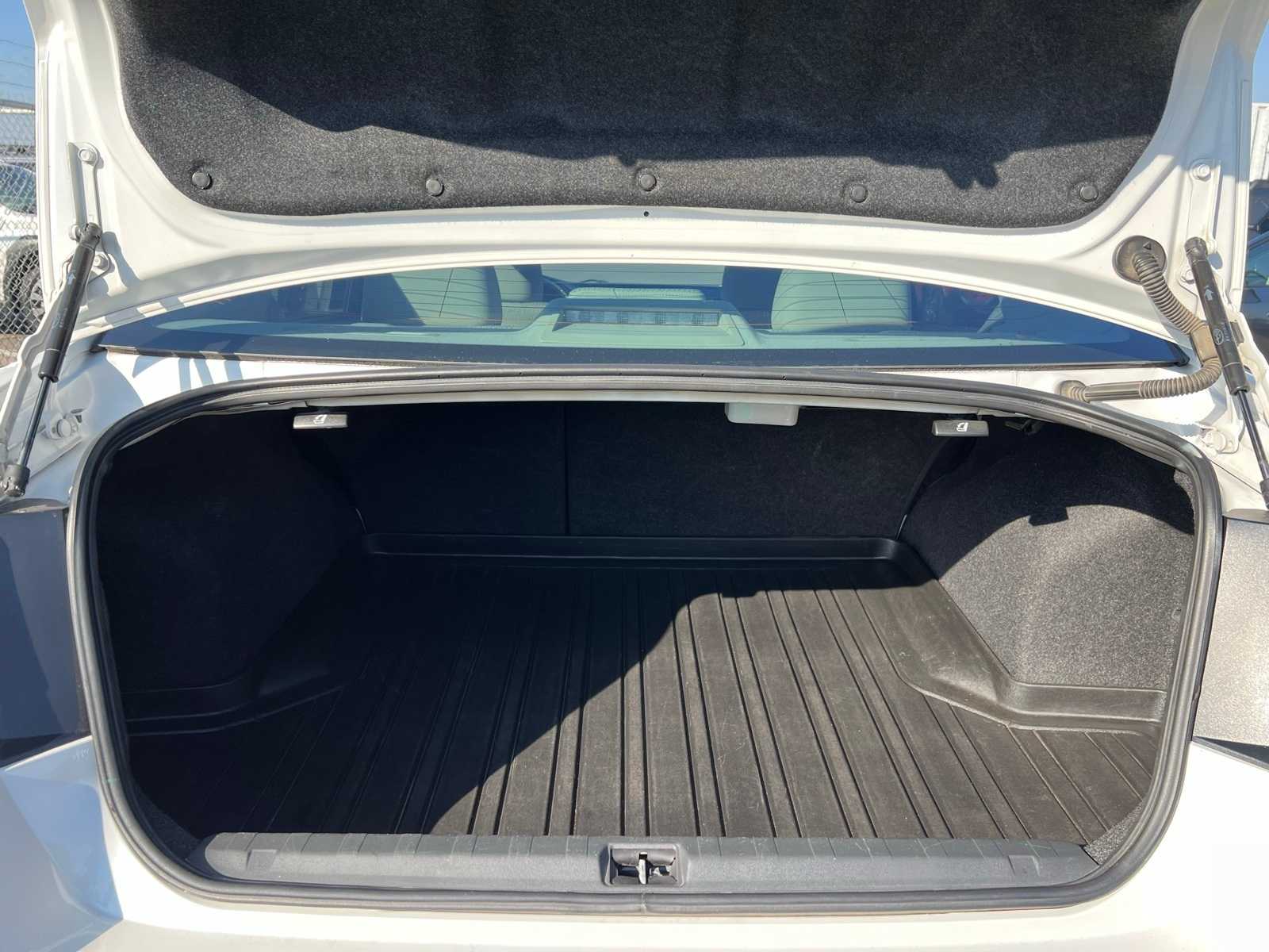 Thumbnail: 2011 Subaru Legacy - 8