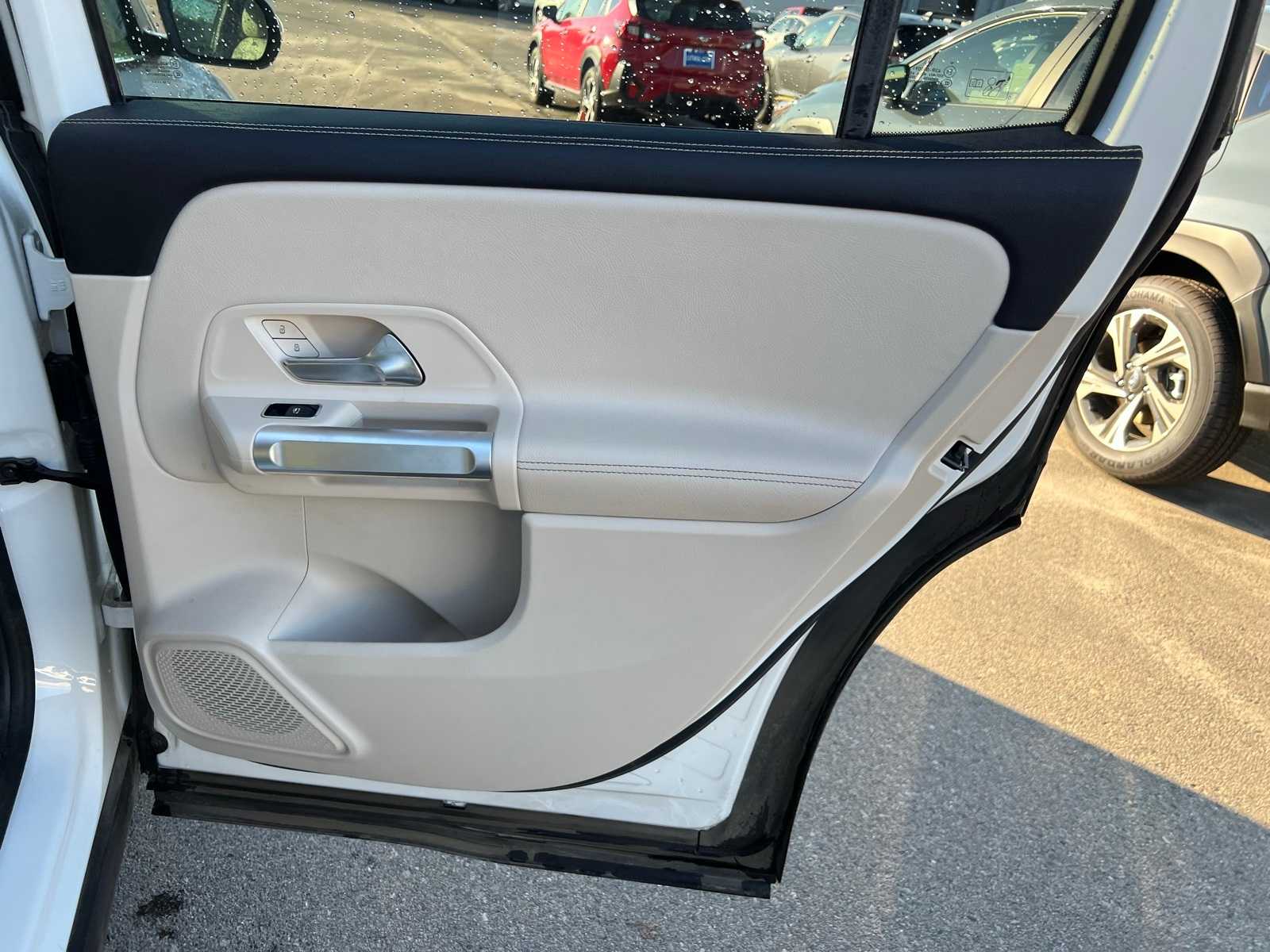 Thumbnail: 2020 Mercedes-Benz GLB - 23