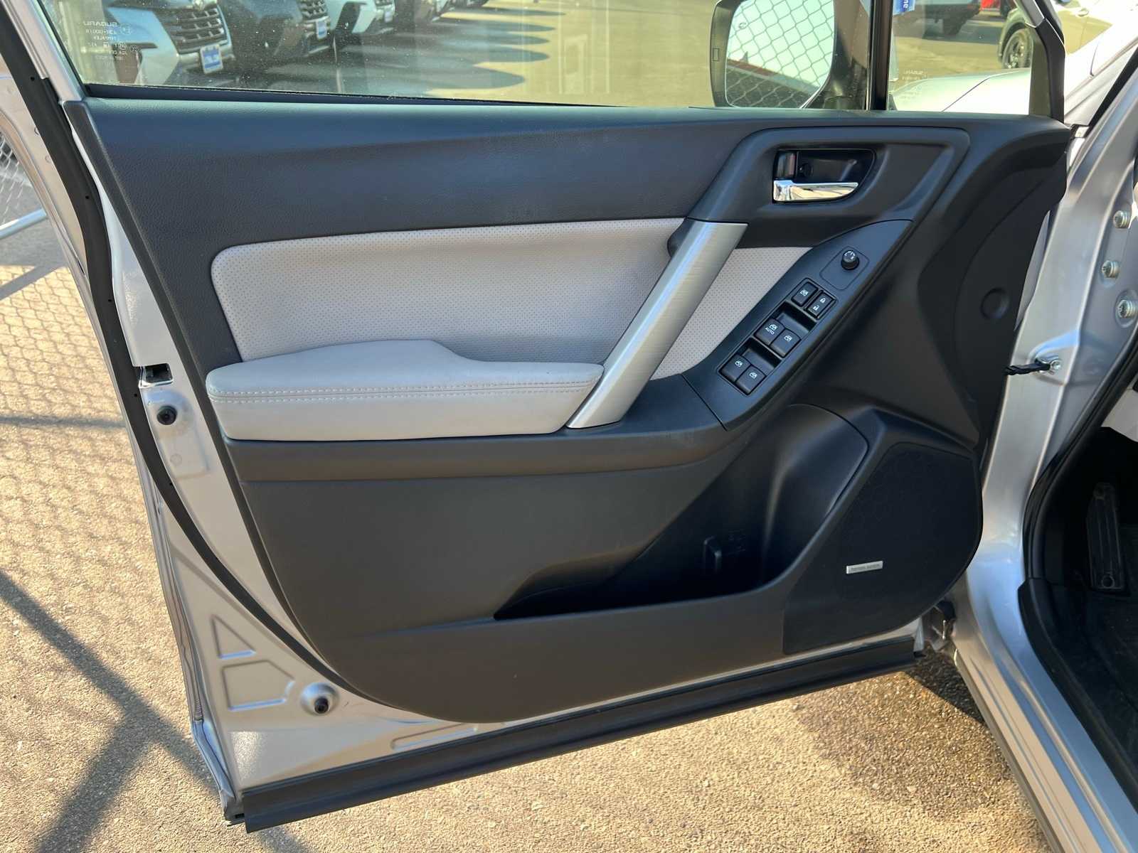 Thumbnail: 2016 Subaru Forester - 16