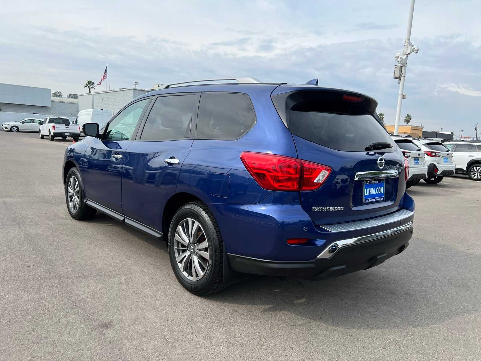 Thumbnail: 2020 Nissan Pathfinder - 3