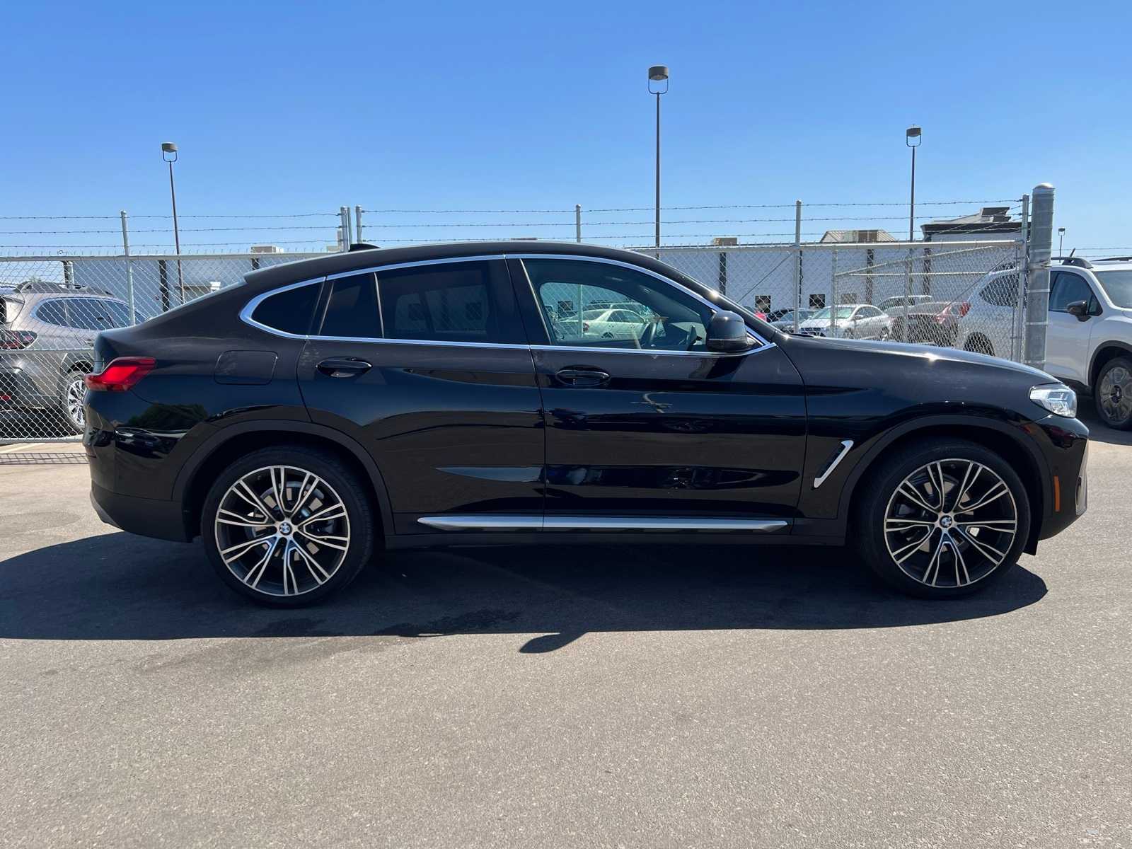 Thumbnail: 2023 BMW X4 - 10