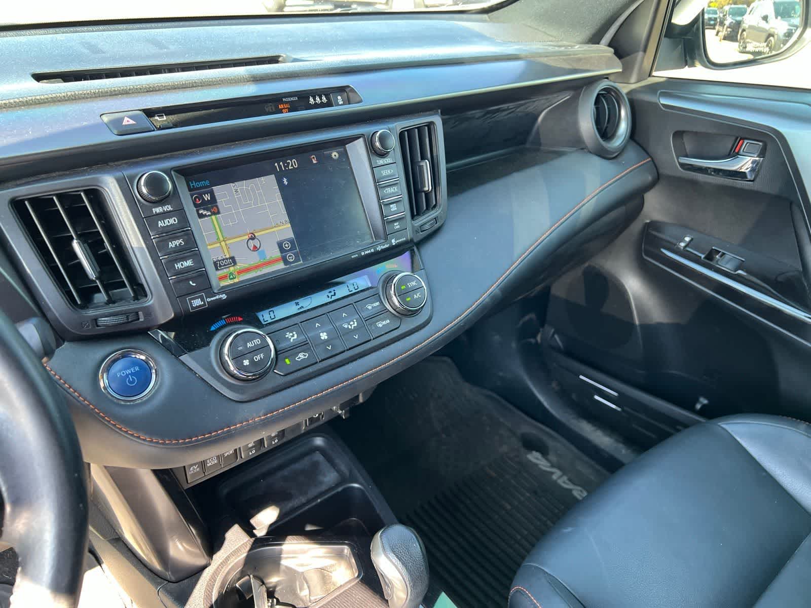 Thumbnail: 2017 Toyota RAV4 - 31