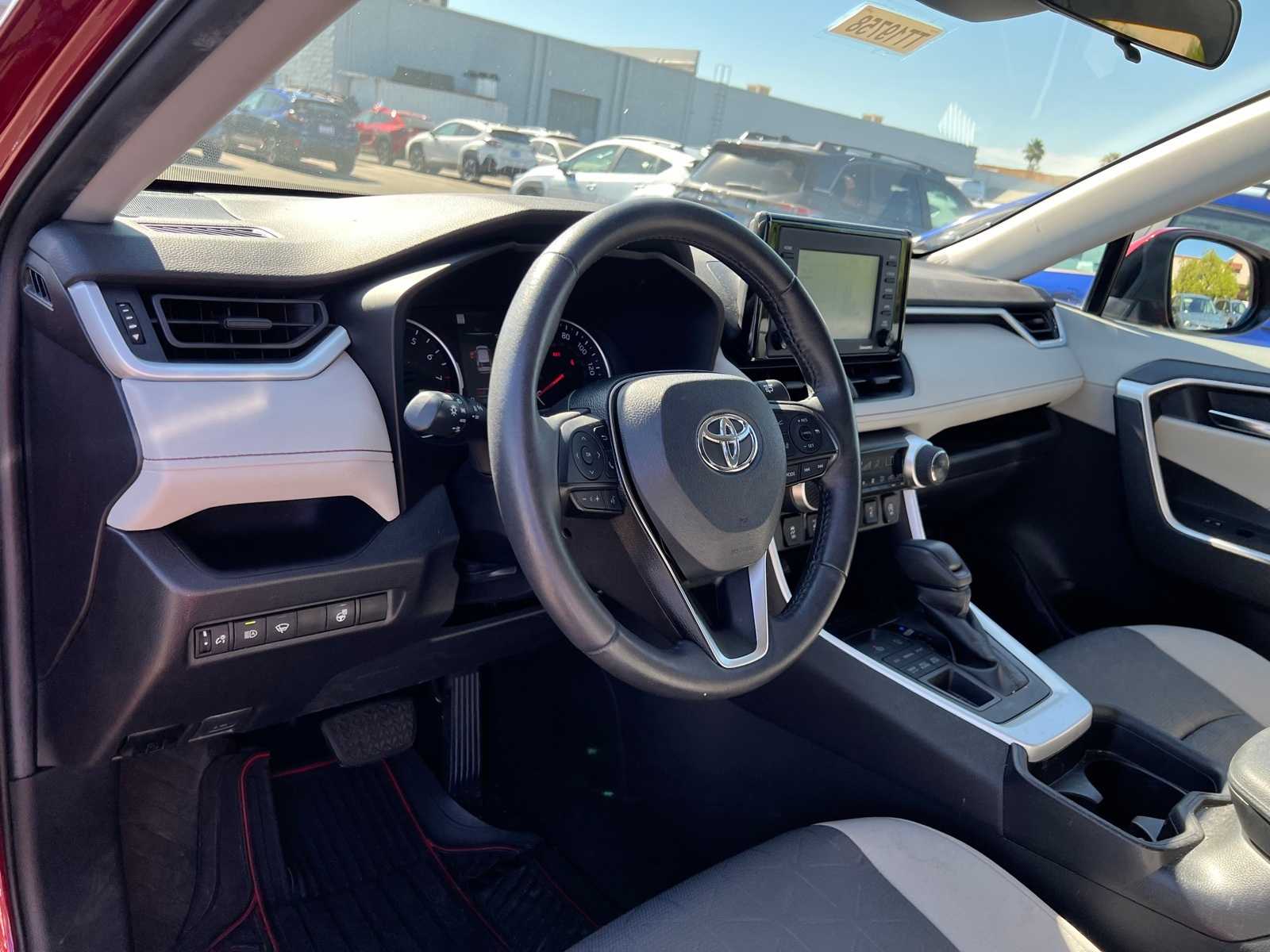 Thumbnail: 2021 Toyota RAV4 - 13