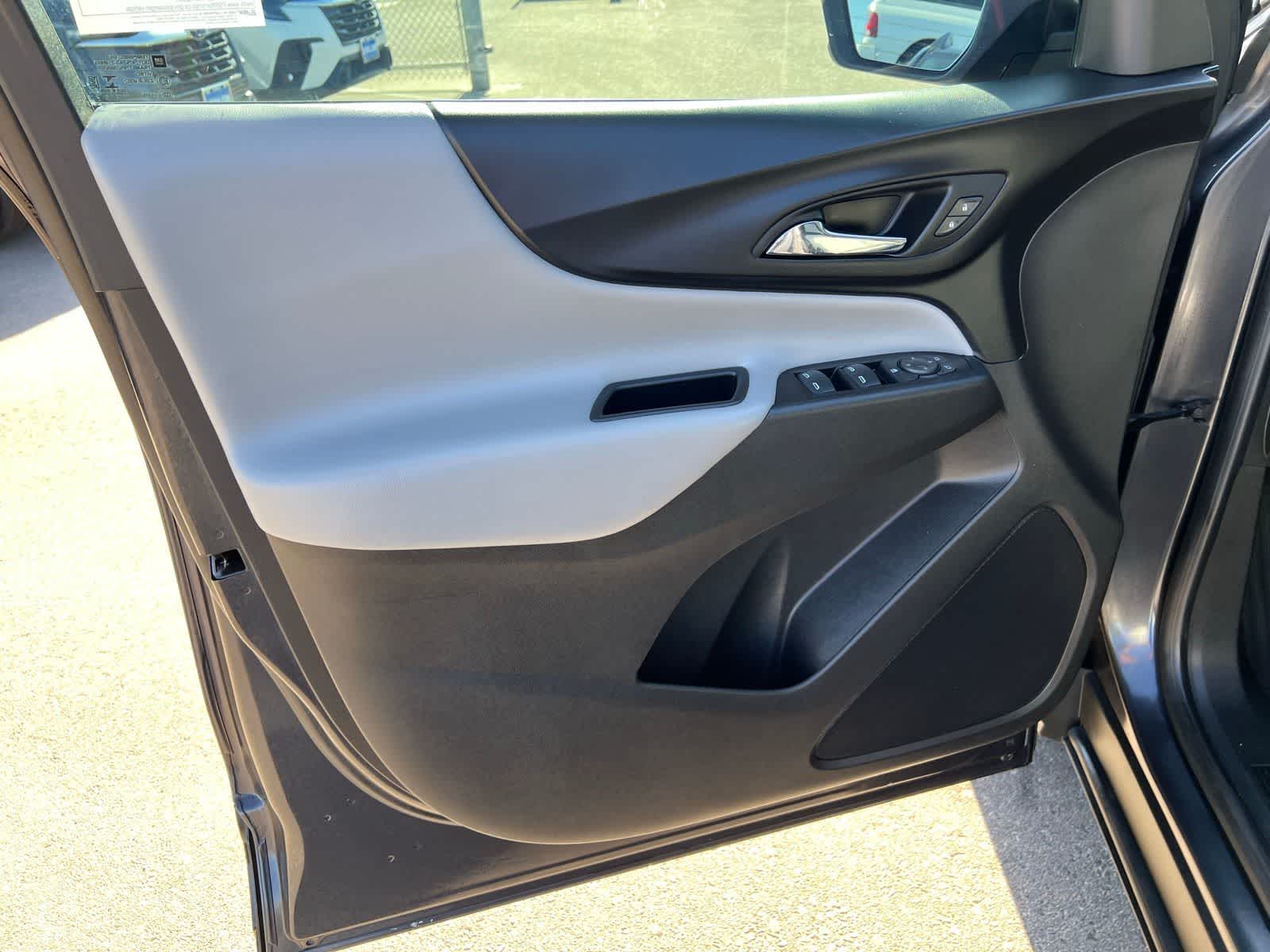 Thumbnail: 2022 Chevrolet Equinox - 16