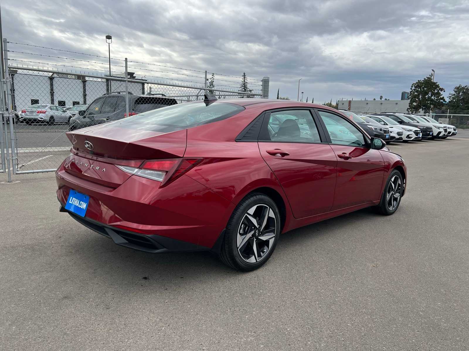 Thumbnail: 2023 Hyundai Elantra - 8