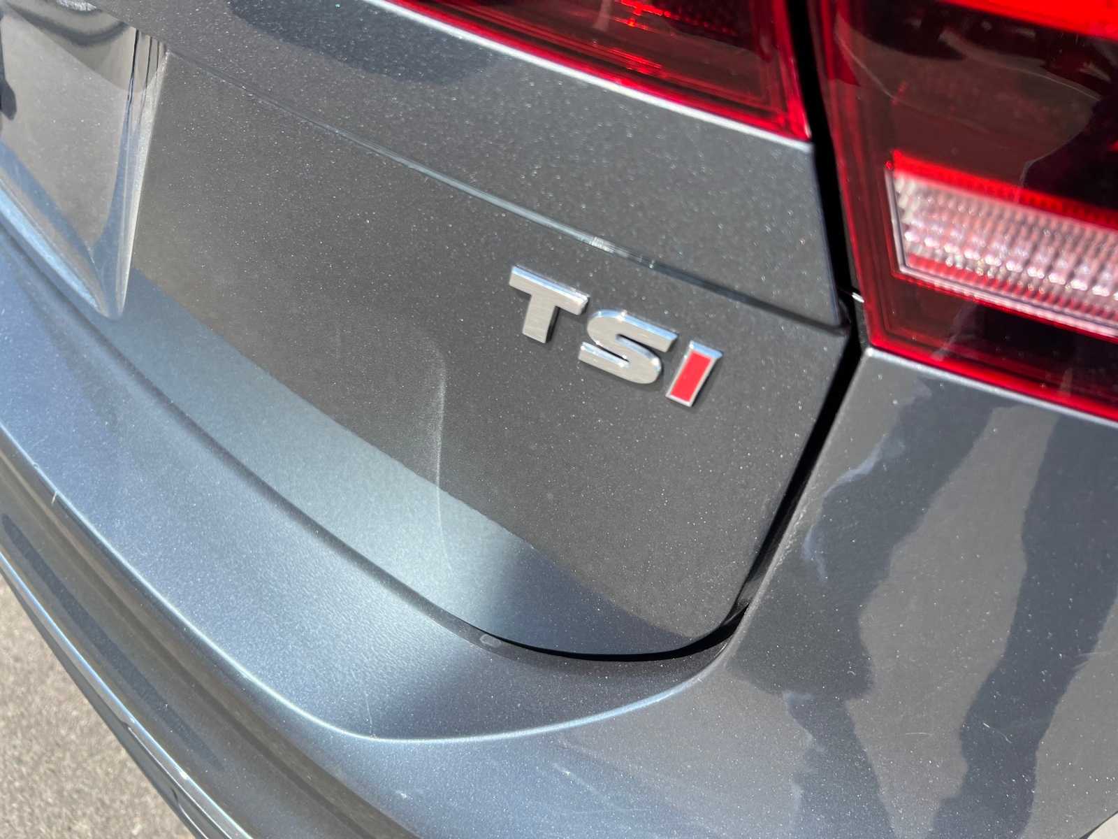 2018 Volkswagen Tiguan SE 7