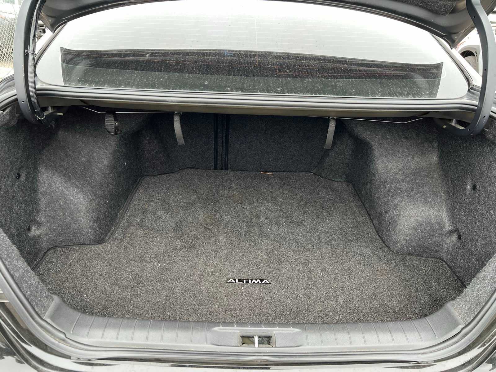 Thumbnail: 2017 Nissan Altima - 7