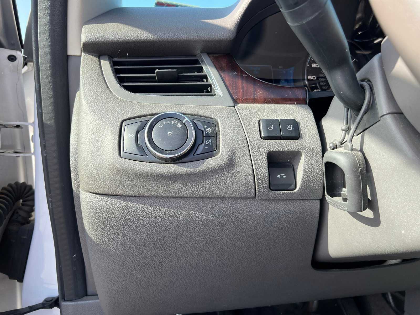 Thumbnail: 2013 Ford Edge - 29