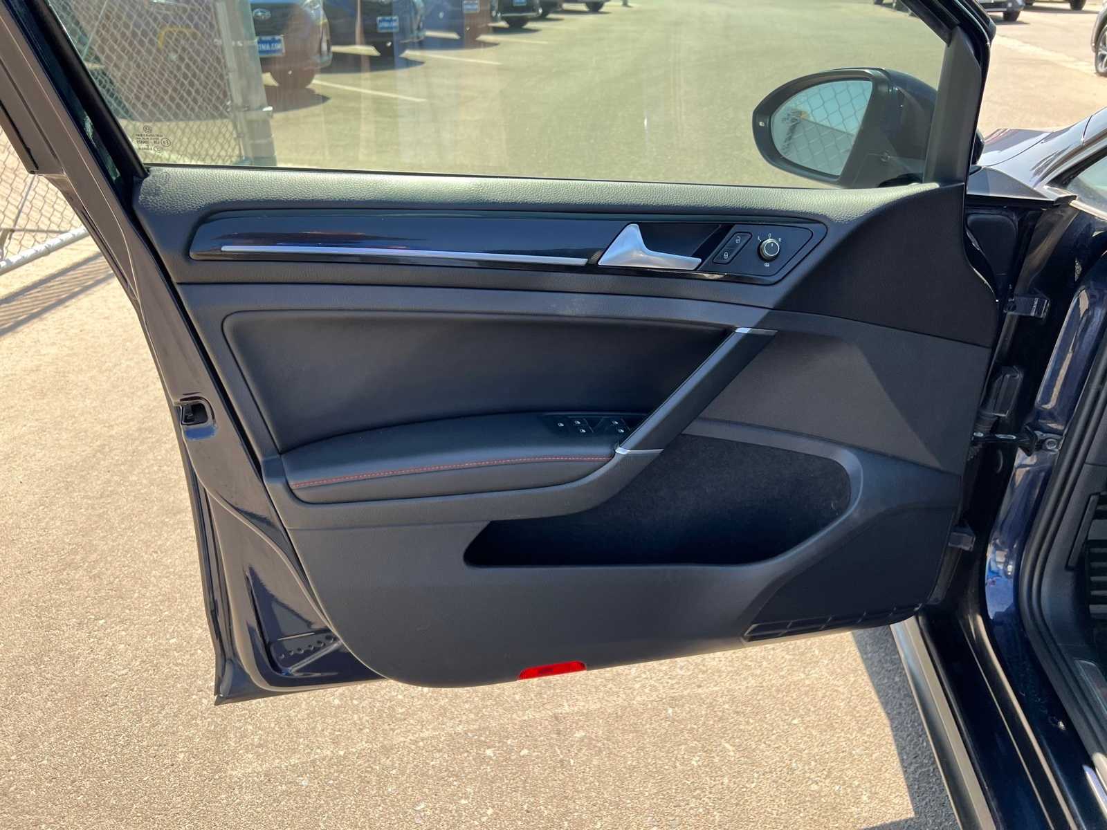 2017 Volkswagen Golf GTI Autobahn 14