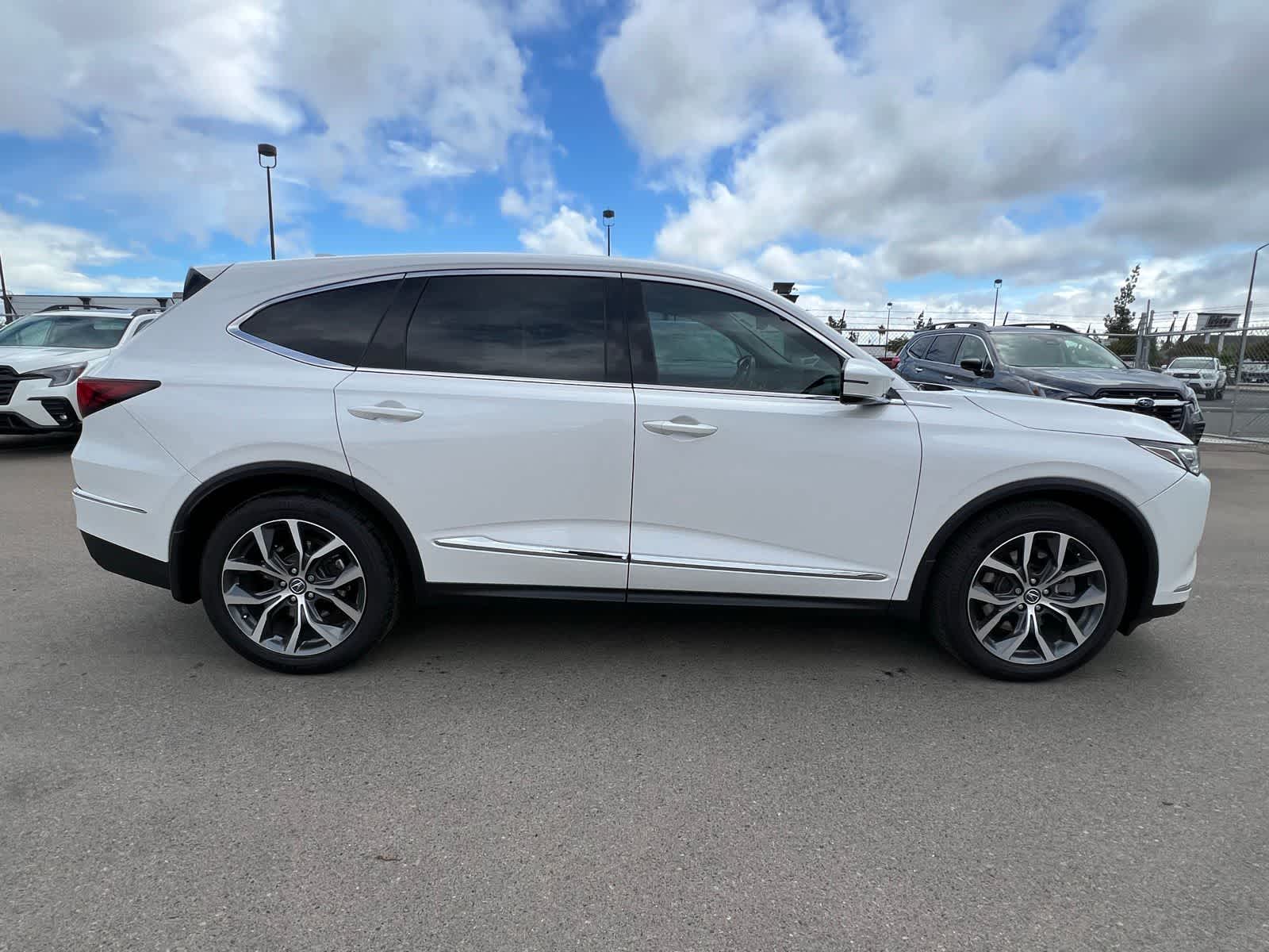 Thumbnail: 2023 Acura MDX - 9