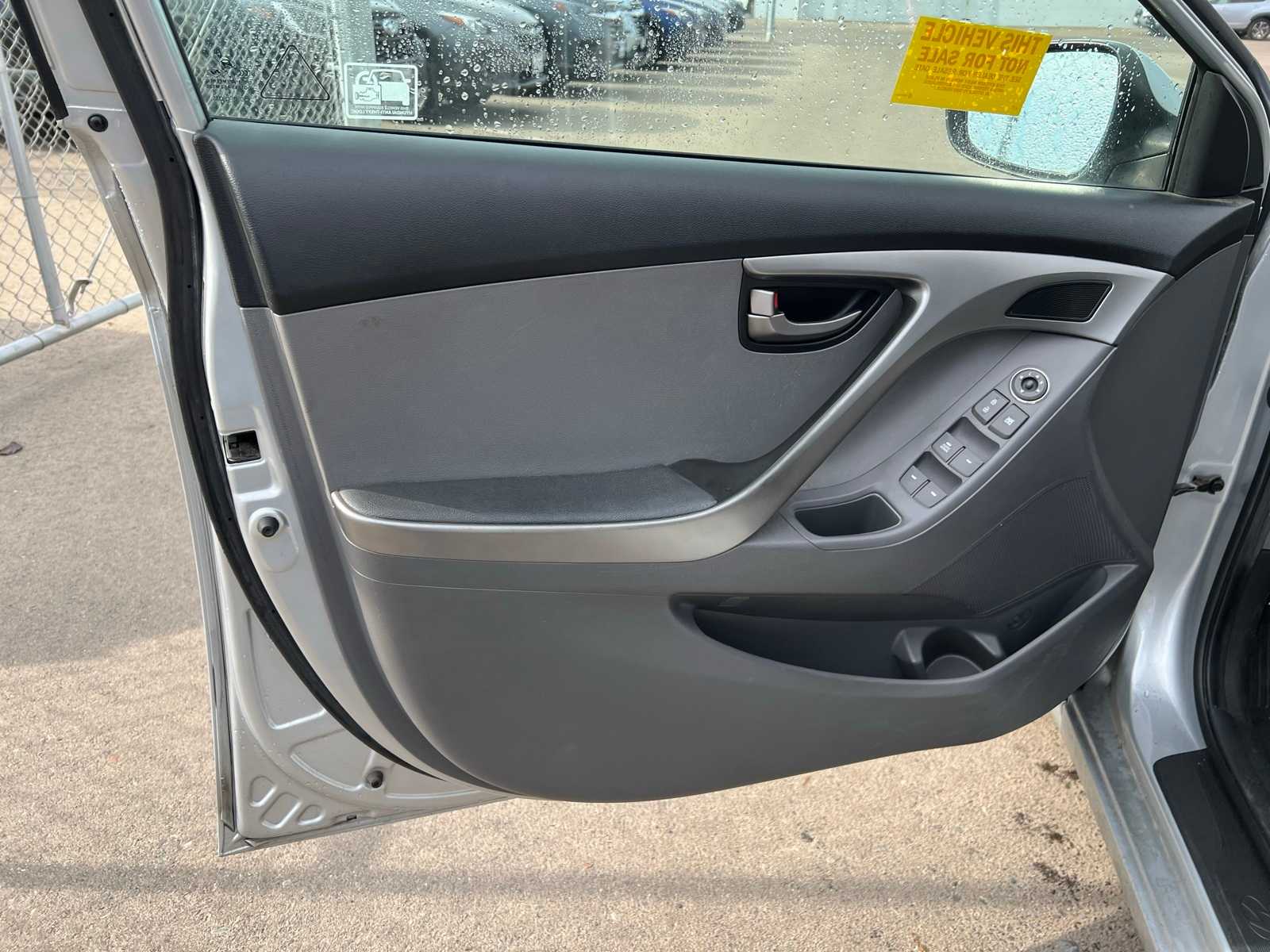 Thumbnail: 2012 Hyundai Elantra - 15