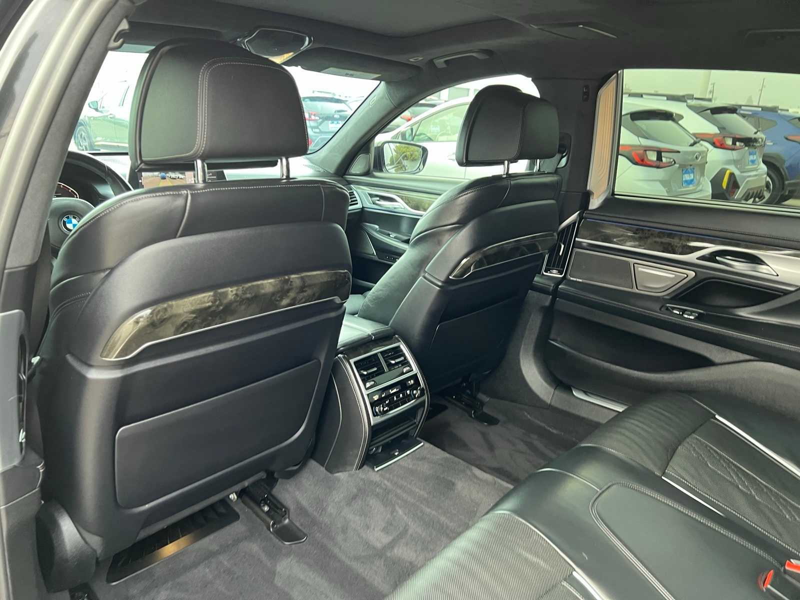 Thumbnail: 2021 BMW 7 Series - 17