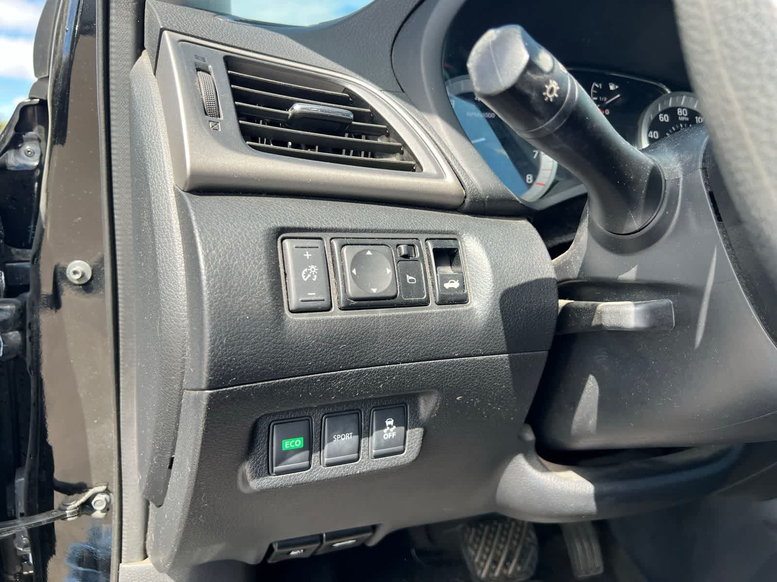 Thumbnail: 2014 Nissan Sentra - 28