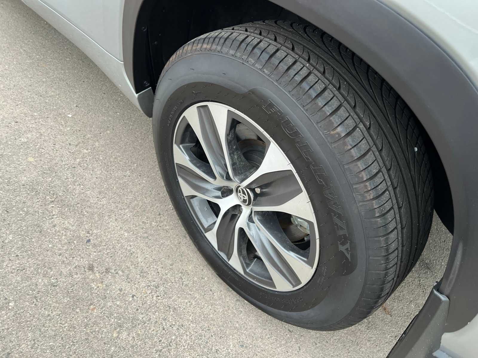 Thumbnail: 2021 Toyota Highlander - 18