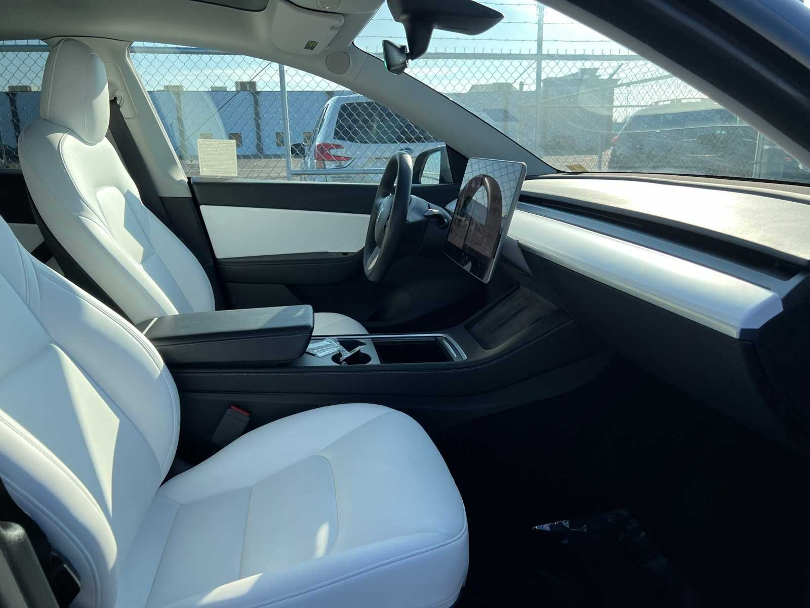 Thumbnail: 2022 Tesla Model Y - 26