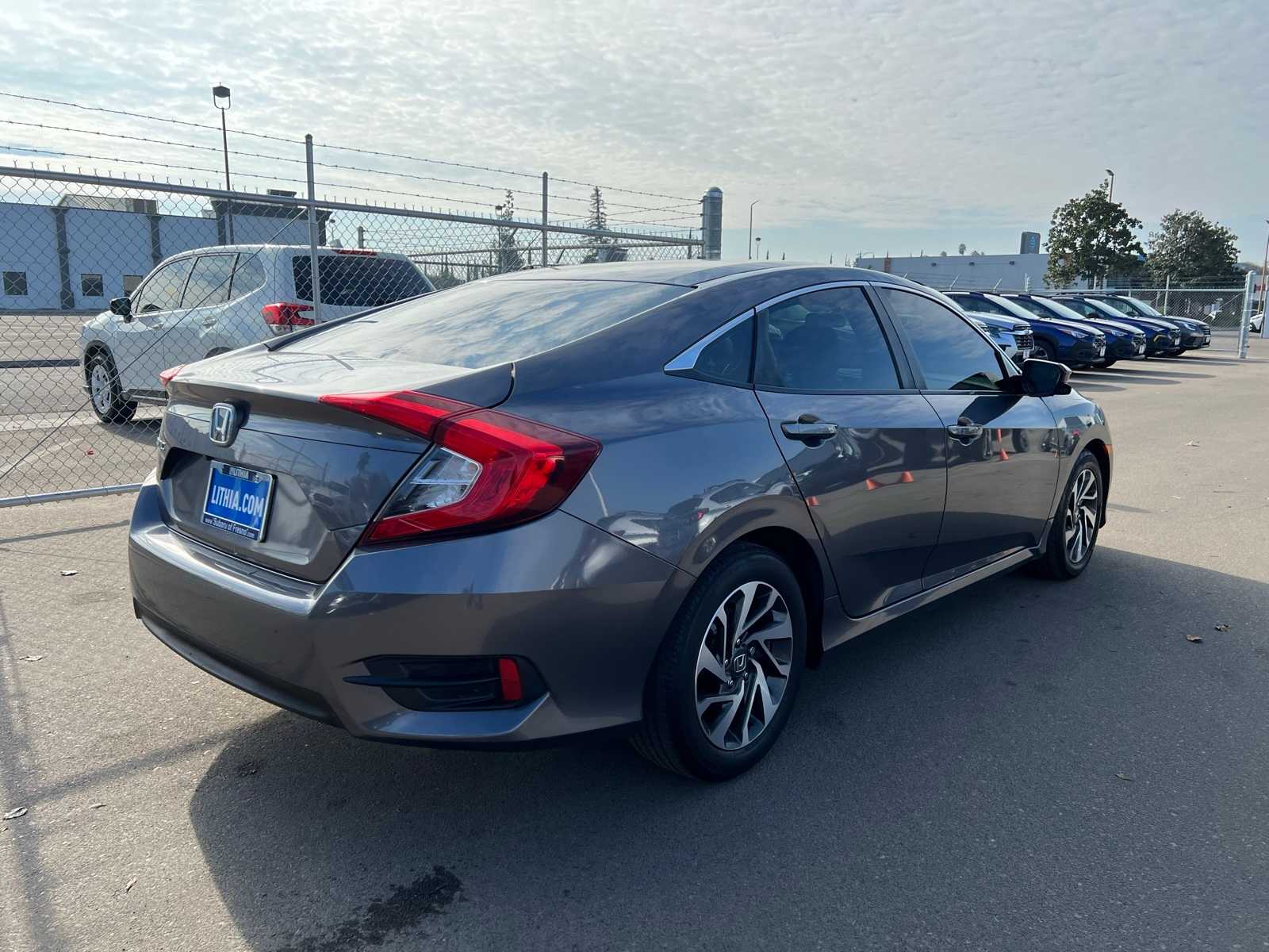 Thumbnail: 2016 Honda Civic - 8