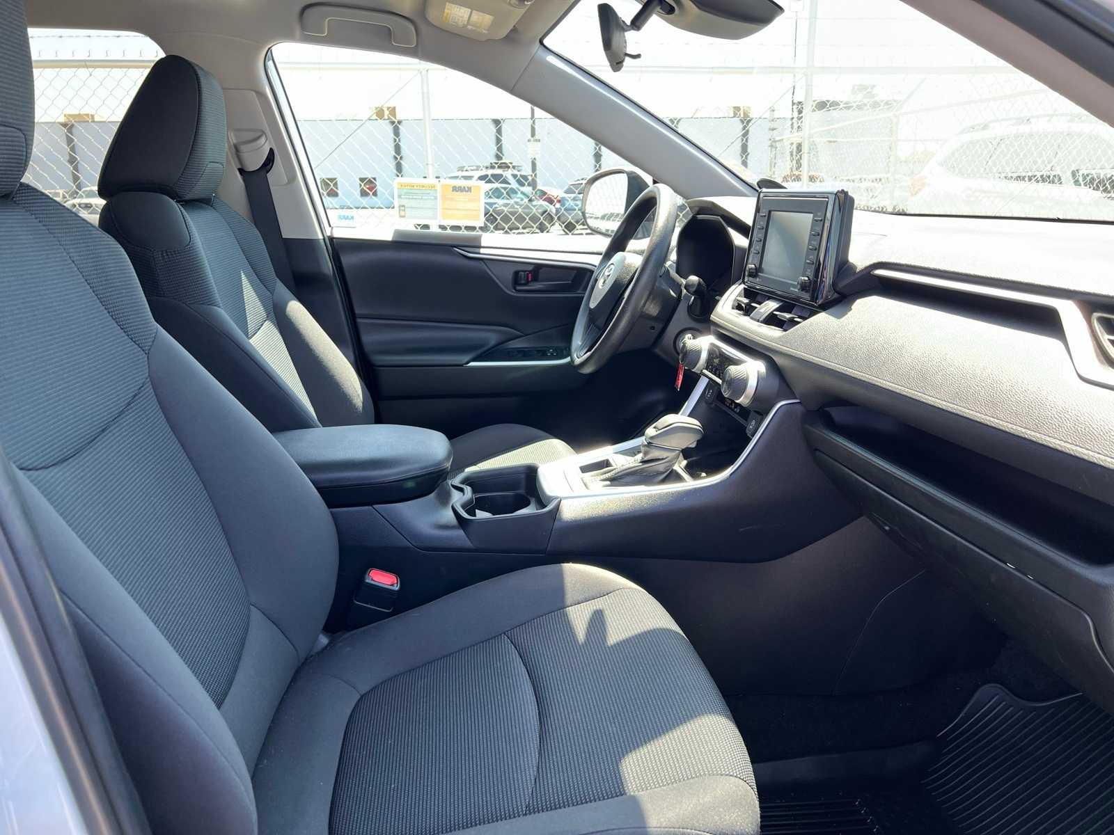 Thumbnail: 2021 Toyota RAV4 - 27