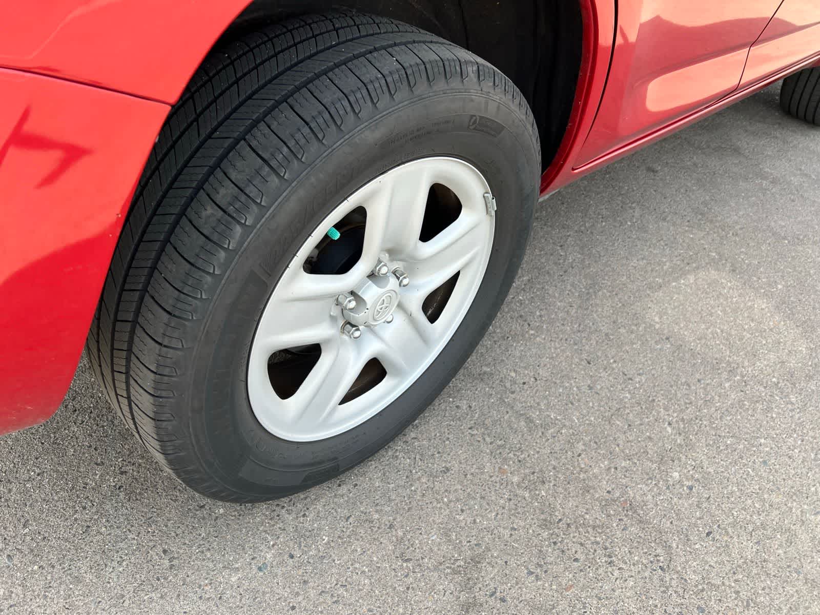 Thumbnail: 2010 Toyota RAV4 - 21