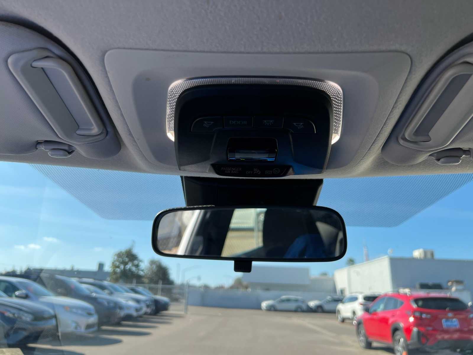 Thumbnail: 2024 Toyota Corolla - 33