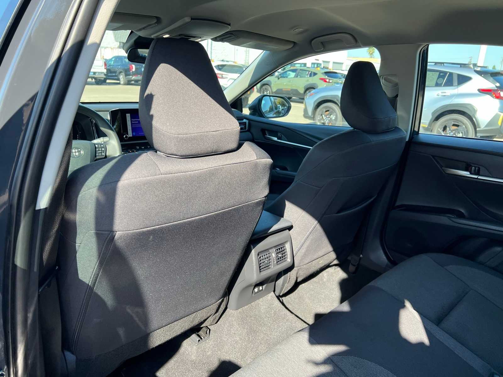 Thumbnail: 2025 Toyota Camry - 17