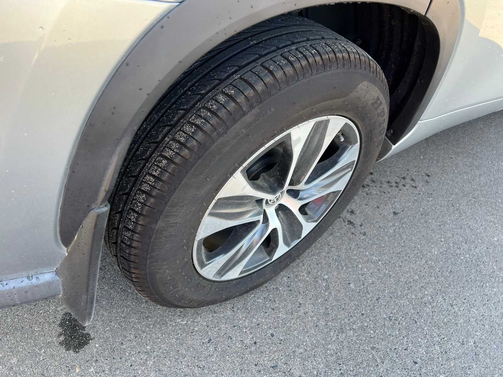 Thumbnail: 2021 Toyota Highlander - 22