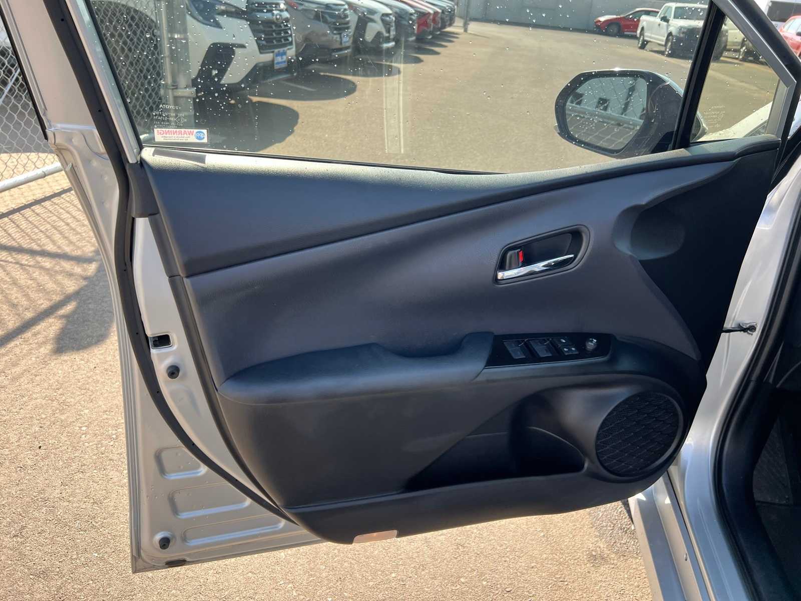 Thumbnail: 2019 Toyota Prius - 16