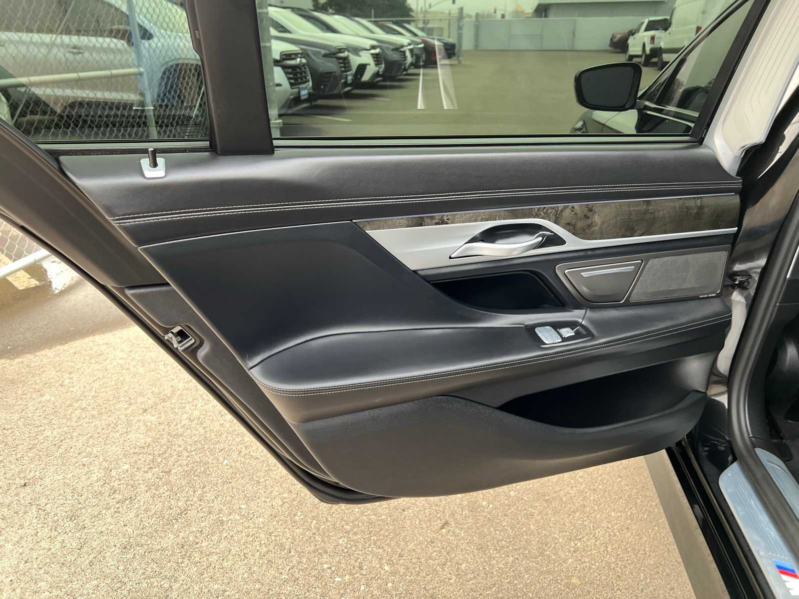 Thumbnail: 2021 BMW 7 Series - 19