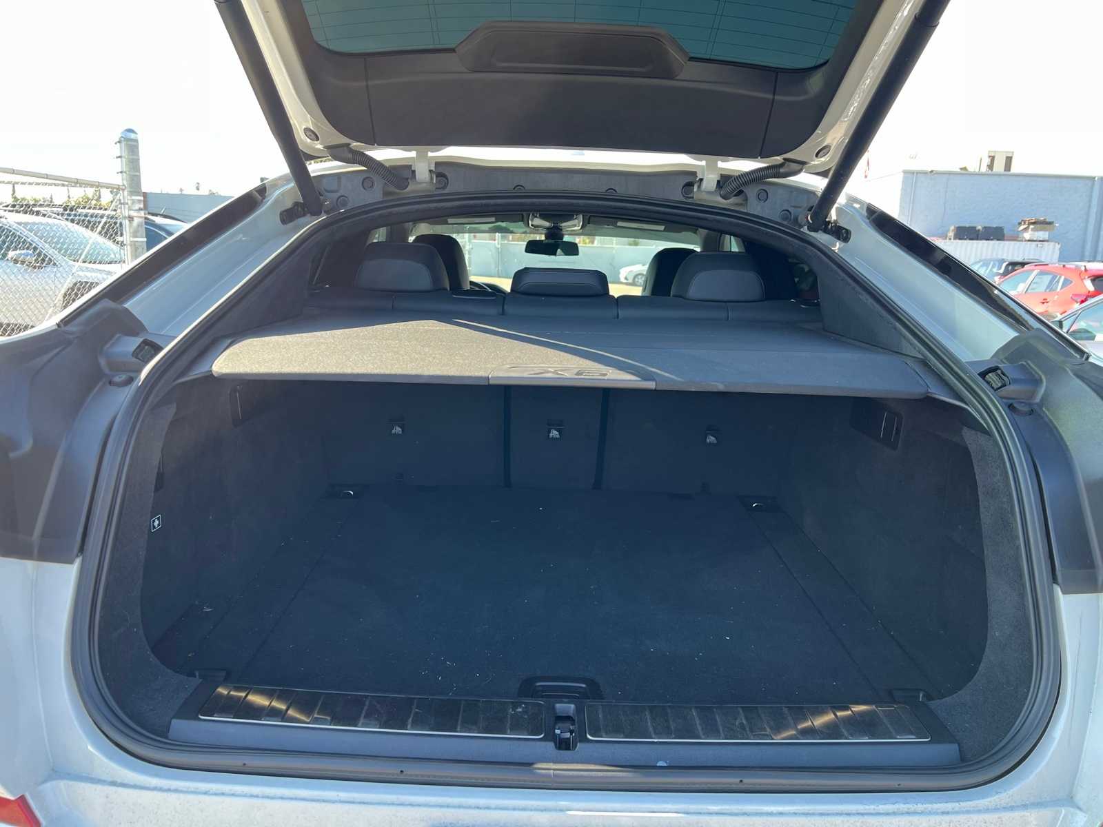 Thumbnail: 2022 BMW X6 - 8