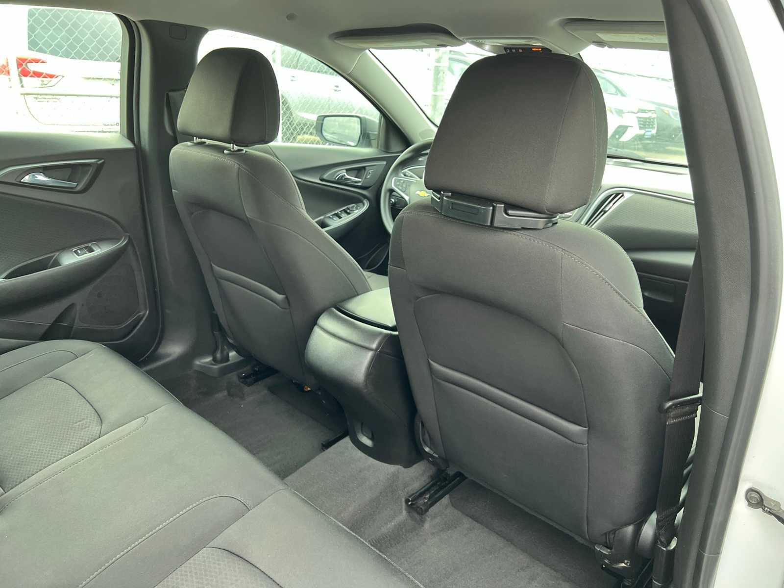 Thumbnail: 2018 Chevrolet Malibu - 21