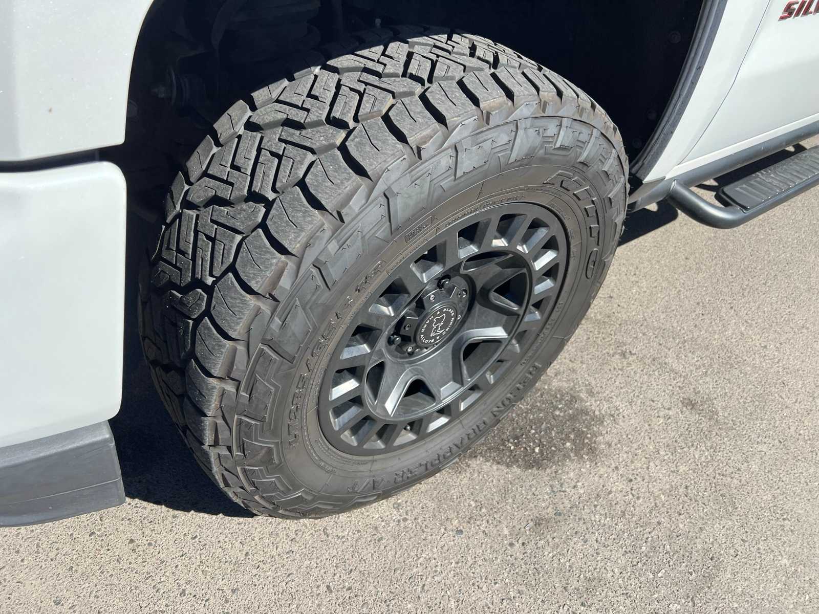 Thumbnail: 2018 Chevrolet Silverado 1500 - 11