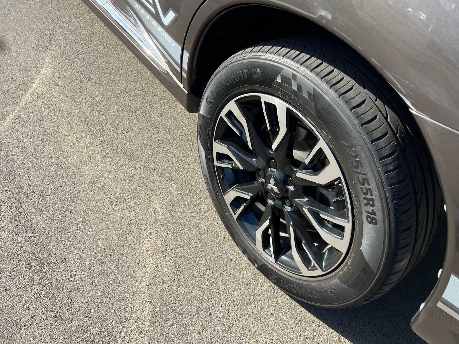 Thumbnail: 2018 Mitsubishi Outlander - 17