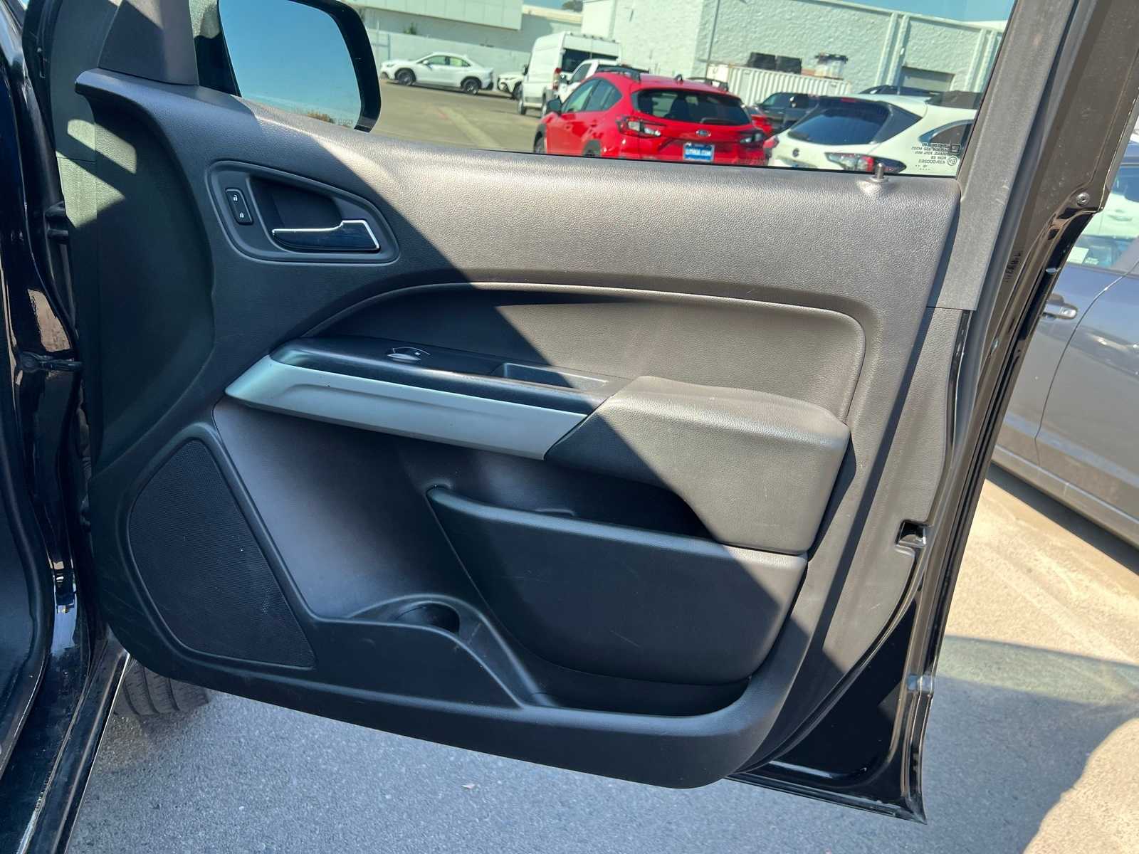 Thumbnail: 2017 Chevrolet Colorado - 28