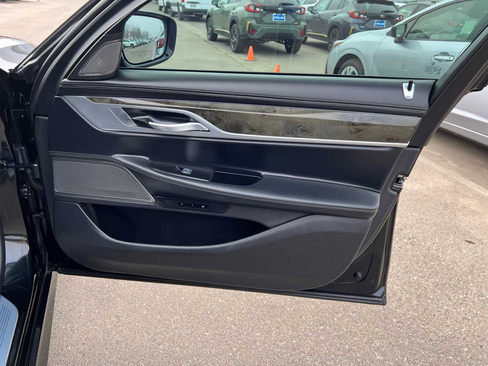 Thumbnail: 2021 BMW 7 Series - 26